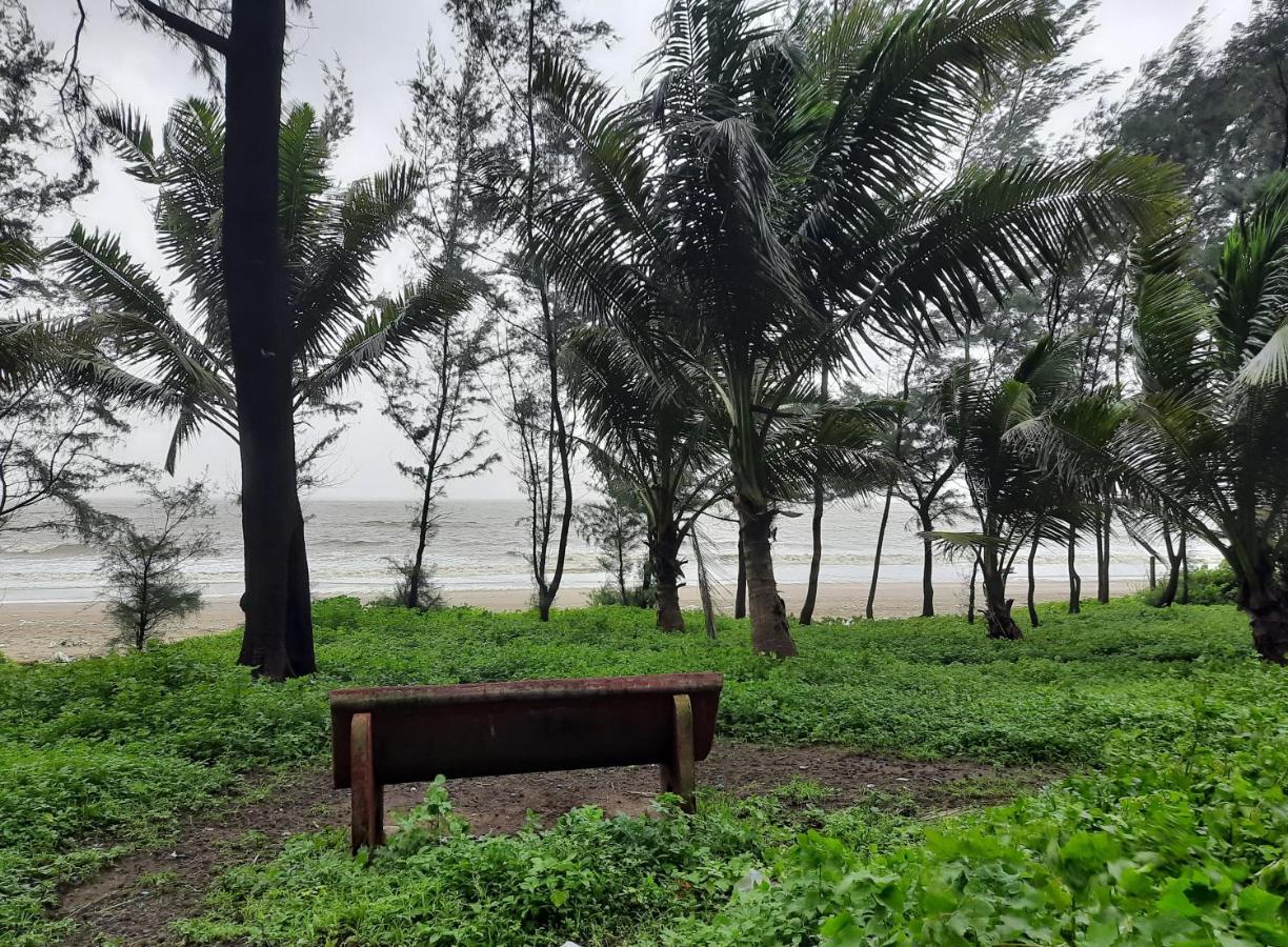 Seawoods Beach Hotel Dahanu Exteriör bild